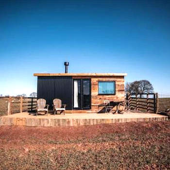 'Cinnabar Nest' Remote Off-Grid Eco Cabin