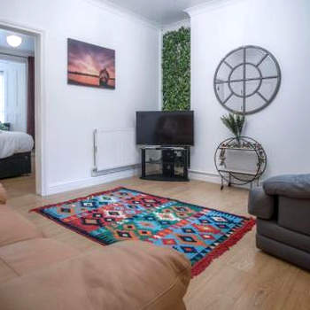 Langland Road - 1 Bedroom Apartment - Mumbles -