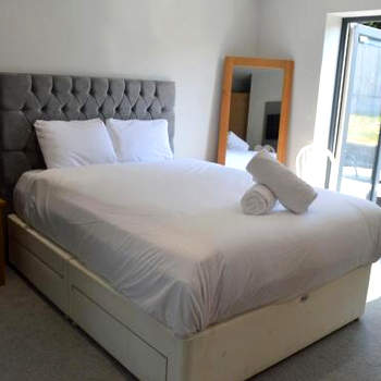 Pass the Keys Spacious modern lovely bungalow