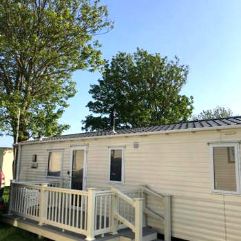 Holiday Caravan, Pebble Bank