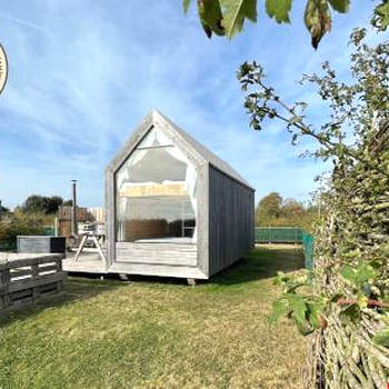 Lushna 6 Petite at Lee Wick Farm Cottages & Glamping