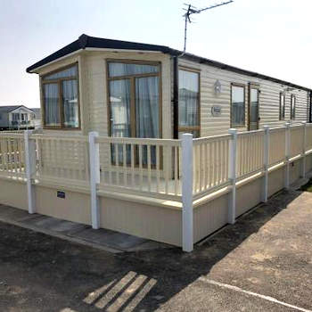 Captivating 3-Bed Caravan at Golden Palm Skegness