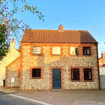 Lapwing Cottage Docking