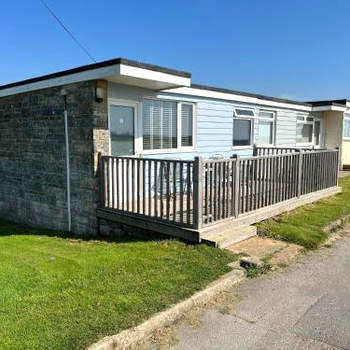 2 Bedroom Chalet SB41, Sandown Bay, Isle of Wight, Dog Friendly