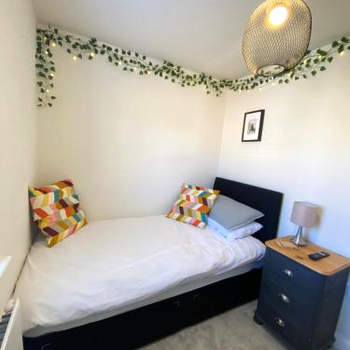 Single bedroom - Hampton Water, Peterborough