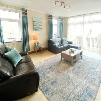 The Gateway a lovely Spacious Seaside Property close to the beaches , centrally located in Porthcawl