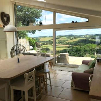 Remote Thatch Cottage on Dartmoor with Hot Tub