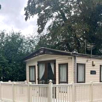 New Forest 2-Bed Premium Holiday Home New Milton