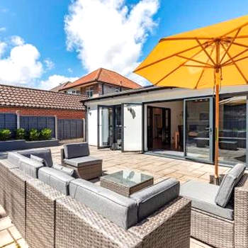 BOURNECOAST - MODERN BUNGALOW NEAR RIVER and SHOPS- HB2079