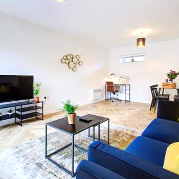 Hybrid Resi - Mitcham close to Tooting and Wimbledon