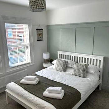 Stylish House with parking in Caversham nr Reading, by Sauvignon Stays