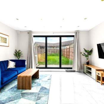 Stylish Sparkling Brand New 2 bed house