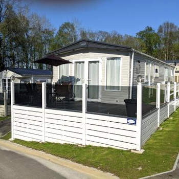 Lakeside Holiday Home