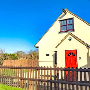 Snug, Dog Friendly, Country Cottage