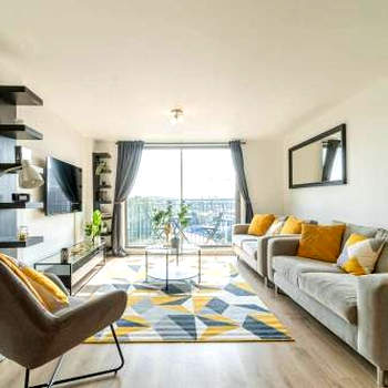 Luxury Riverview City Centre Apartment 2