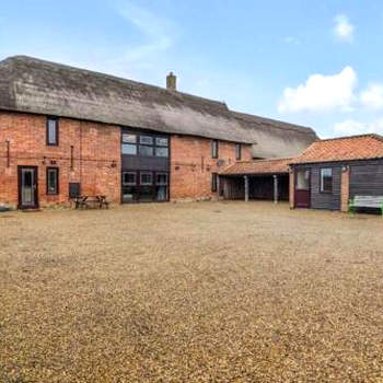 amazing barn conversion with hot tub