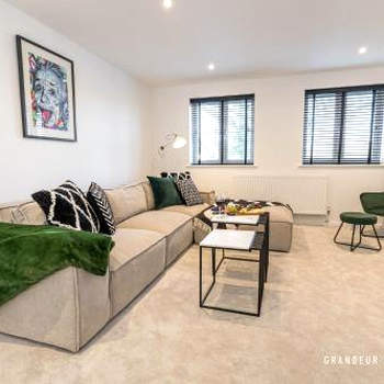 Elegant townhouse, Westbourne, Sleeps 8, Parking - The Hideaway