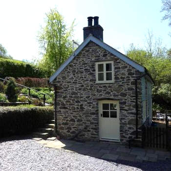 Hafannedd Cottage - riverside views