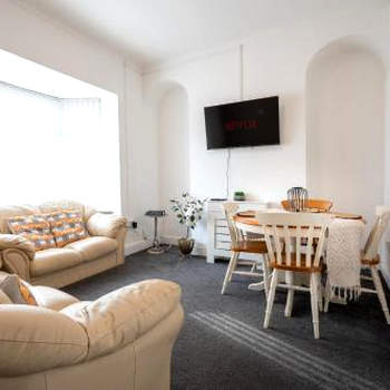 5-Bedroom home - Ideal for groups working away from home