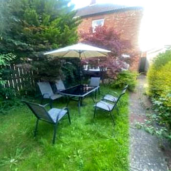 2 bed full house with private summer garden