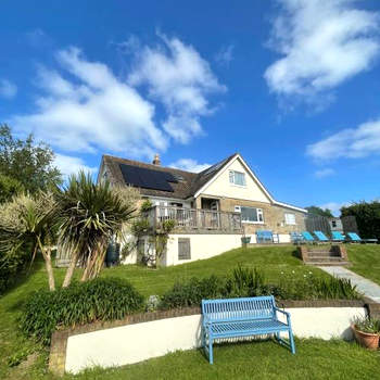 Three Gables, West Wight village house, Sleeps 10