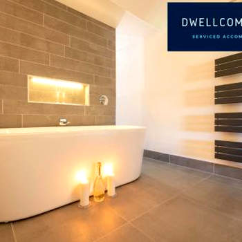 Dwellcome Home Ltd 5 Double Bedroom 6 Beds Townhouse 2 Bathrooms - see our site for assurance