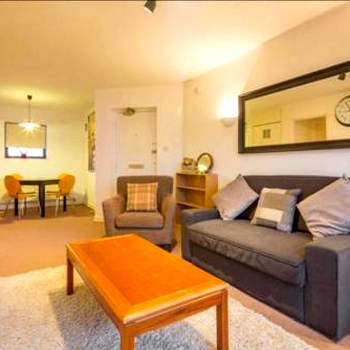 Super CENTRAL Cambridge Flat For Up To 4 People