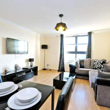 OrangeApartments Riverside Drive,5 Minutes from City Centre