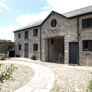 The Stable Loft, Llwynhelig Manor