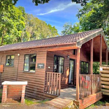 Goldcrest 4-Hot Tub-Woodland Lodges-Carmarthenshire-Tenby