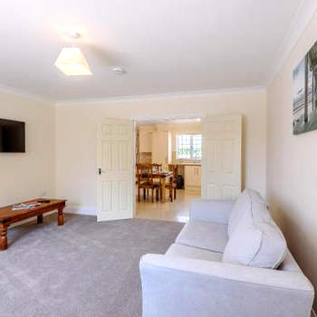 Dawson Park 4 - Uk12663