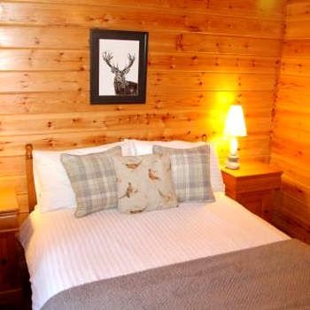 Cosy Rowan woodland lodge no3