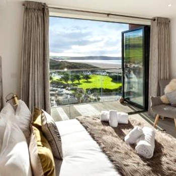 2 Woolacombe West - Luxury Apartment at Byron Woolacombe, only 4 minute walk to Woolacombe Beach!