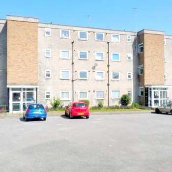 Wentworth Apartment with 2 bedrooms, Superfast Wi-Fi and private parking