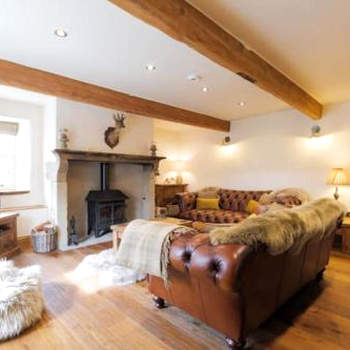 5 Star Cottage on the Green with Log Burner - Dog Friendly