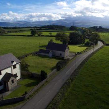 4 Bedroom Detached House- Log Fire Mountain Views