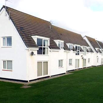 10 ISALLT LODGES - CLOSE TO BEACH - 2 BED APT