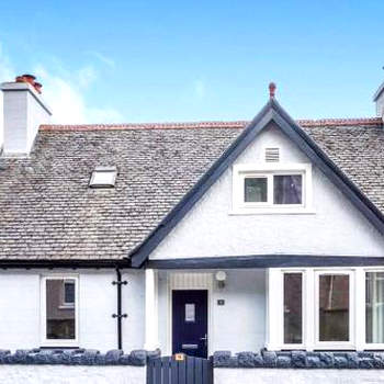 Seacot Cottage in the heart of the Highlands