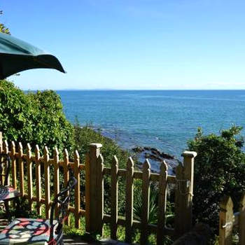 The Cottage - Sea Views, Direct Access to Beach, Pet Friendly