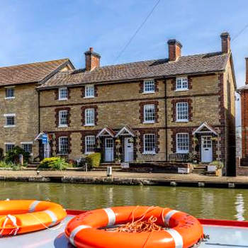 3 Canalside Cottages