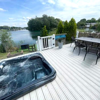 Lakeside Retreat 1 with hot tub, private fishing peg situated at Tattershall Lakes Country Park