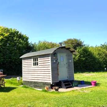 Shepherd's Lodge - Shepherd's Hut with Devon Views for up to Two People and One Dog