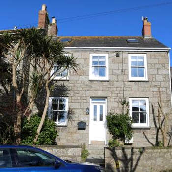 Large cottage, 3 beds all en-suite, small village location overlooking Mousehole