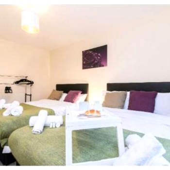 Sublime Stays Coventry- Jenner Pet Friendly Apartment with Parking