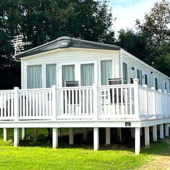 Luxury 2 Bedroom Caravan MC35, Shanklin, Isle of Wight