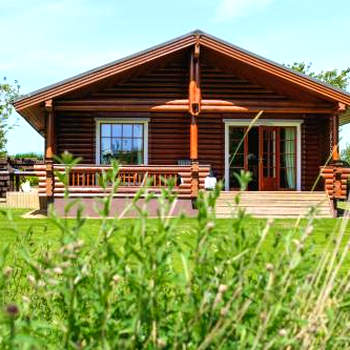 Bunnahahbain - Two Bedroom Luxury Log Cabin with Private Hot Tub