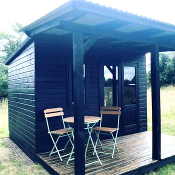 Robin's Nest - Glamping Pod with covered veranda