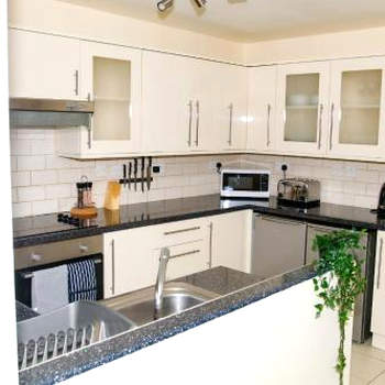 Comfortable 3 Bedroom House Bartley Green B32 by 360 Midlands Wi-Fi, Free Parking