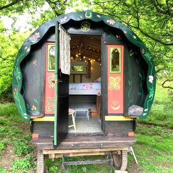 Genuine Gypsy Wagon and Glamping in Private Field - In the Heart of Cornwall