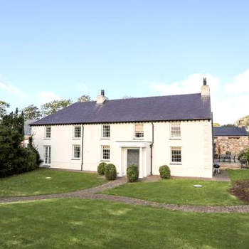 Clynnog House